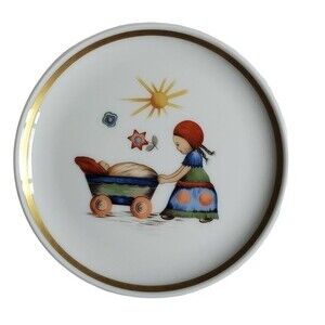 4" Afternoon Stroll The Berta Hummel Museum Miniature Collection Plate